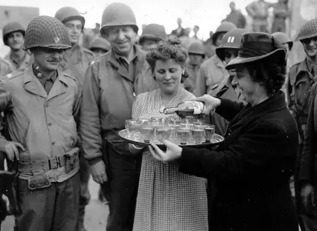 Maison confortable à Saint-Germain-du-Pert avec piscine privée - Photo 44