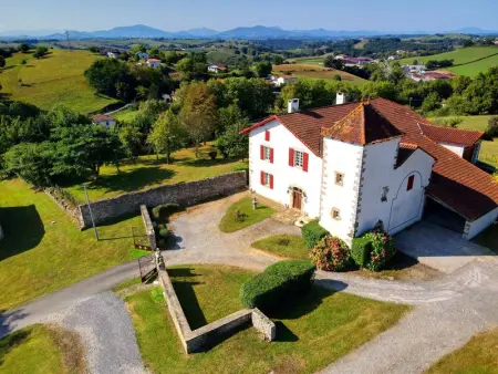 Maison à Bardos, Maison confortable à Bardos avec vue sur montagne - L1065605