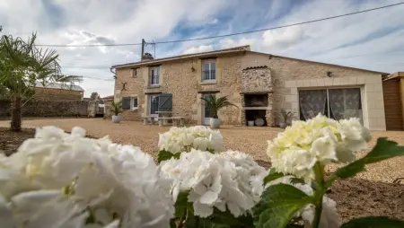 Maison à Arçay, Maison de charme à Arçay avec jacuzzi - L1065624