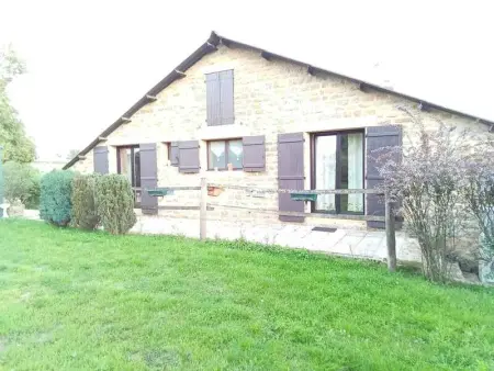 Maison à Blombay, Charmante maison avec cheminée près de Charleville-Mézières - L1065653