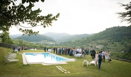 Chateau à Satillieu, Manoir majestueux à Satillieu avec piscine privée - L1065709