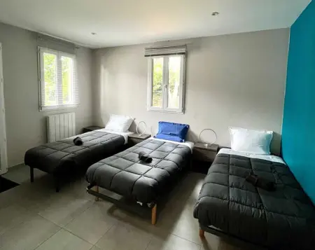 Villa spacieuse à Sainte-Eulalie-en-Born, terrasse, piscine privée - Photo 13