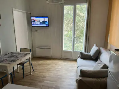 Appartement à Néris les Bains, Appartement cosy à Néris-les-Bains - 30 m² - Parking - L1065797