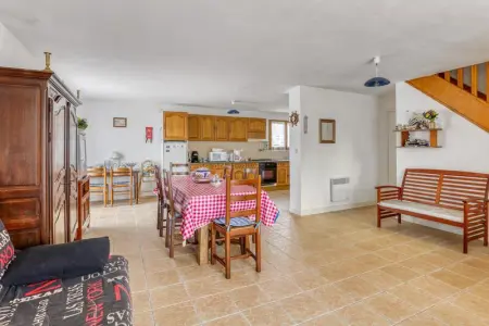 Charmante Maison en Campagne près de Nevez avec Jardin Clôturé - Photo 3