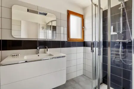 Charmante Maison en Campagne près de Nevez avec Jardin Clôturé - Photo 9