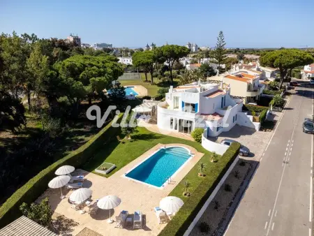 Villa élégante avec piscine privée à Quarteira - Photo 48