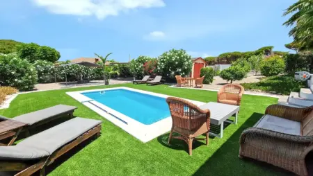 Villa à Chiclana de la Frontera, Villa ensoleillée avec piscine privée à Chiclana de la Frontera - L1065857