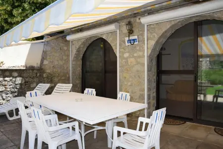 Appartement spacieux à La Roche-sur-le-Buis avec piscine privée. - Photo 11