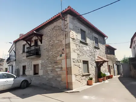 Maison à Pereña de la Ribera, Maison authentique à Pereña de la Ribera avec jardin clôturé - L1065900