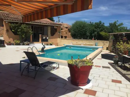 Appartement à Sernhac, Charmant studio avec piscine partagée à Sernhac - 30 m² - L1065954