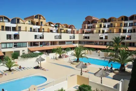 Appartement à Gruissan, Appartement accueillant à Gruissan avec piscine 42 m² - L1065998