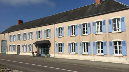 Maison à Le Dézert, Maison de Charme au Dézert avec Vue sur le Lac - L1066014