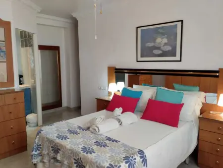 Appartement accueillant à Fuengirola - 100 m² avec vue mer - Photo 2