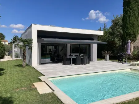 Maison à Bouc Bel Air, Maison élégante à Bouc-Bel-Air avec piscine privée - L1066055