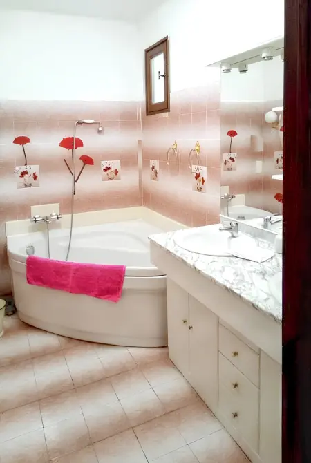 Villa spacieuse à Lioux avec piscine privée et vue montagne - Photo 6