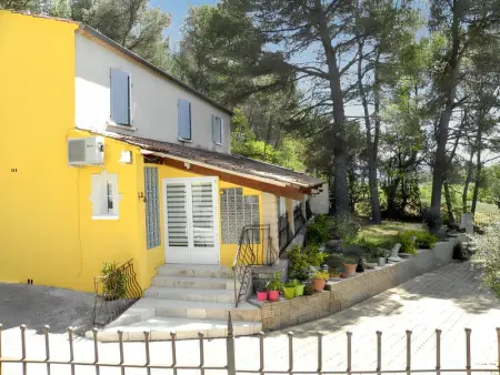 Villa spacieuse à Lioux avec piscine privée et vue montagne - Photo 9