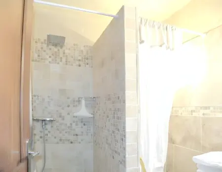 Villa spacieuse à Lioux avec piscine privée et vue montagne - Photo 13