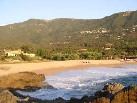 Maison accueillante à Calcatoggio avec jardin clôturé. - Photo 8