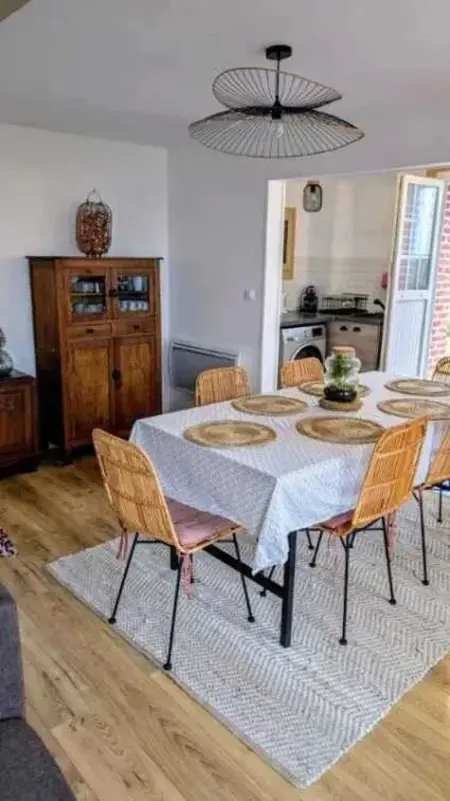 Maison charmante à Bec-de-Mortagne avec jardin clôturé - Photo 6