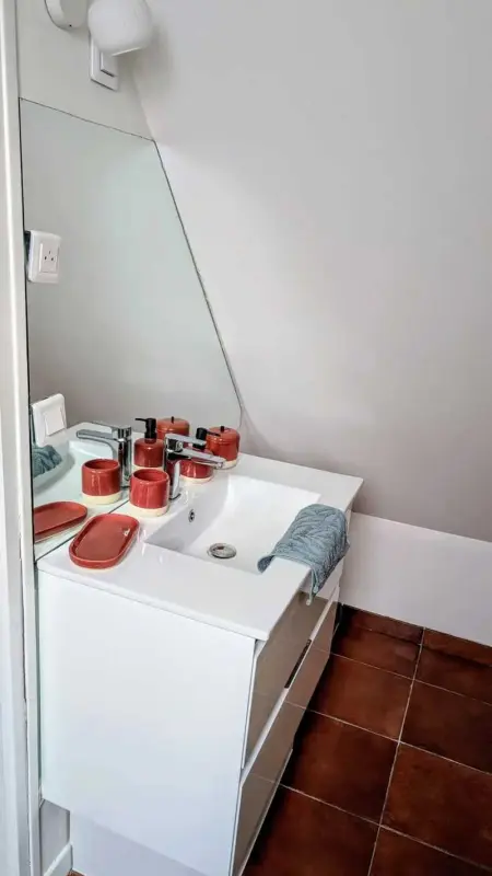 Maison charmante à Bec-de-Mortagne avec jardin clôturé - Photo 9