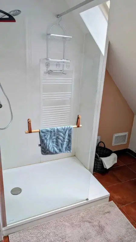 Maison charmante à Bec-de-Mortagne avec jardin clôturé - Photo 10