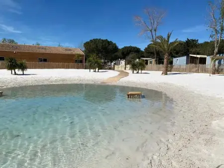 Bungalow à Vendres, Bungalow cosy à Vendres avec piscine partagée - L1066164