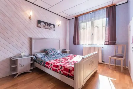 Maison chaleureuse à Champagney avec vue sur la montagne - Photo 10