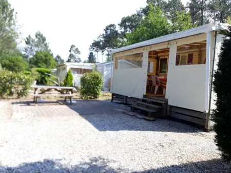 Bungalow à Saint Julien en Born, Bungalow charmant à Saint-Julien-en-Born avec piscine partagée - L1066348