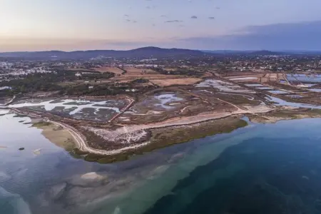 Villa avec vue sur la mer à Quelfes + Piscine partagée - Photo 32