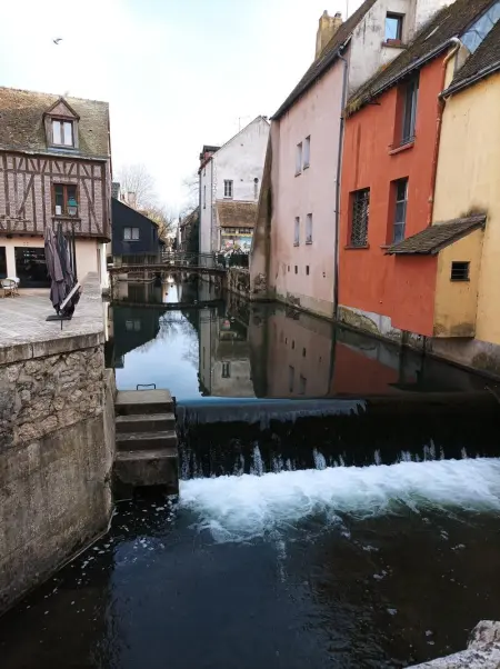 Charmant appartement à Montargis de 35 m² avec vue sur le lac - Photo 10