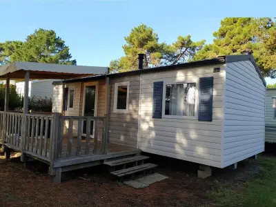 Bungalow à Argences en Aubrac, Bungalow Confortable en Campagne à Argences-en-Aubrac avec Piscine - L1066425