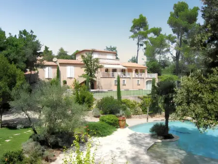 Villa à Saint Maximin la sainte Baume, Villa spacieuse avec piscine à Saint Maximin - L1066595