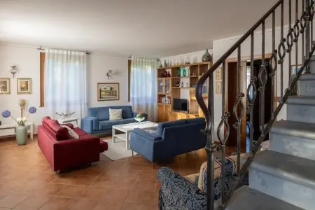 Otto a Loro Ciuffenna, Villa en Toscane avec piscine - Photo 17