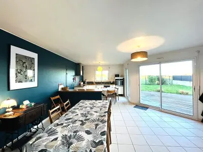 Maison à Ploemeur, Maison spacieuse proche plage pour 8 pers., jardin privé, animaux admis, WiFi - L1068625