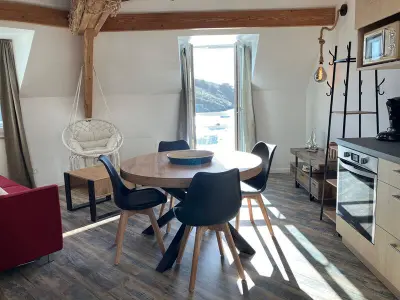 Appartement à Sauzon, Appartement au coeur de Sauzon avec vue sur port, près de la plage, Wifi - L1068735