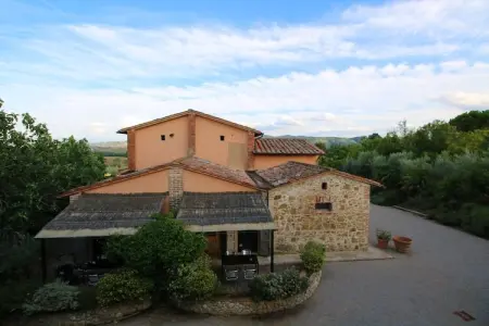 Rose, Ferme avec piscine, terrasse privée donnant sur la piscine - Photo 6