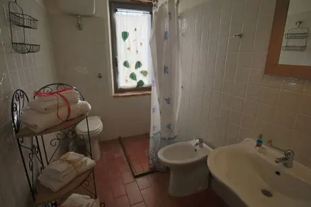 Rose, Ferme avec piscine, terrasse privée donnant sur la piscine - Photo 14