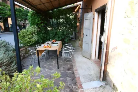 Rose, Ferme avec piscine, terrasse privée donnant sur la piscine - Photo 19