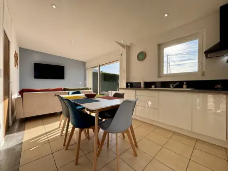 Maison calme 2 chambres près mer, parking, terrasse - Photo 3