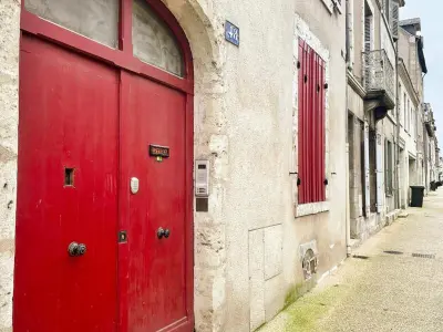 Appartement à Blois, Triplex rénové 4 chambres au cœur de Blois avec wifi - L1068818