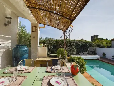 Maison à Fontvieille, Maison Méditerranéenne avec Piscine Proche Village - L1068824