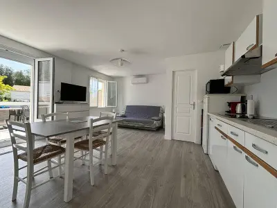 Appartement à Saint Palais sur Mer, Saint-Palais : T2 3 étoiles, proche plage, terrasse sud, parking, clim et Wifi - L1068831