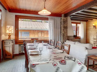 Appartement à La Clusaz, La Clusaz : Appartement 7 pers avec balcons, animaux admis, parking - L1068837