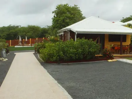 Maison conviviale à Saint-François avec piscine partagée - Photo 5