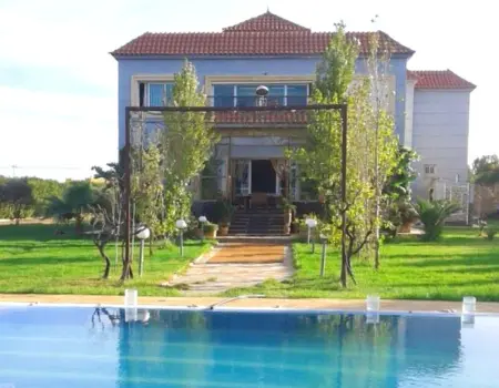 Villa à Laghnimyene, Villa élégante à Laghnimyene avec piscine privée - L1068918