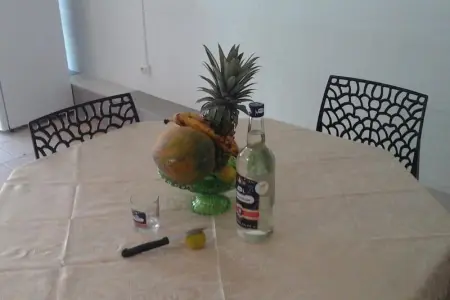 Appartement charmant au Moule avec piscine partagée, 40m² - Photo 2