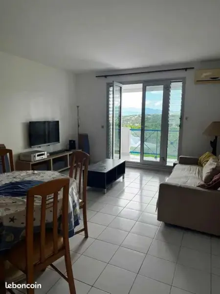 Appartement à Le Gosier, Appartement moderne près de la plage, 66 m² - L1068933