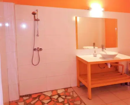 Maison spacieuse à Pointe-Noire avec piscine partagée 110 m² - Photo 7