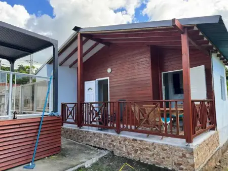Bungalow cosy près de Basse-Terre - 20 m² avec piscine - Photo 1