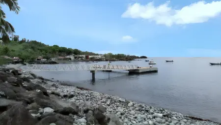 Bungalow charmant à Bouillante avec terrasse et barbecue - Photo 2